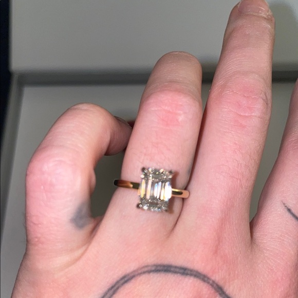 2.56 E VVS1 Emerald cut LAB diamond ring - Picture 14 of 17